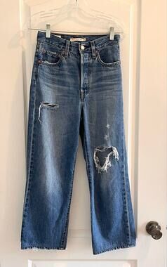 Levi’s straight ribcage ankle Jean distressed SZ 24/0